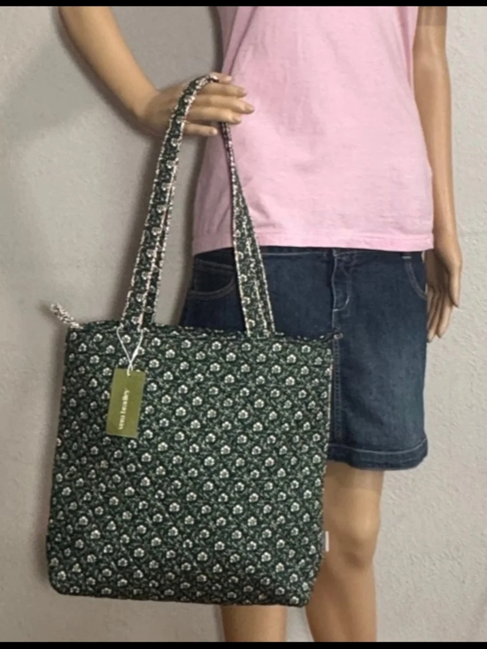 Vera Bradley Small Original Zip Tote in Mistletoe Lattice New With Tags - Green